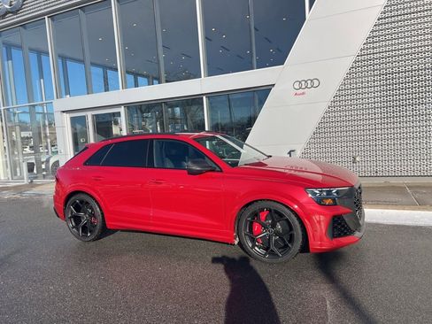 Used 2025 Audi RS Q8 performance image 12