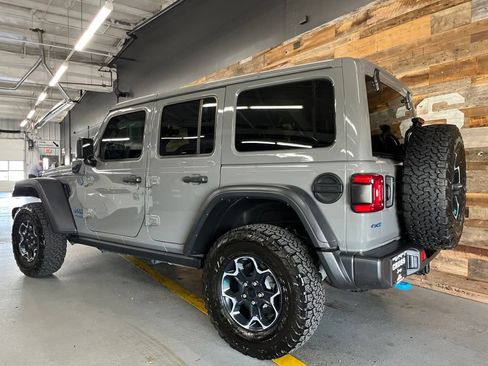 Used 2022 Jeep Wrangler Unlimited Rubicon 4xe w/ Cold Weather Group AWD/4WD image 23
