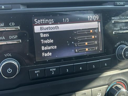 Used 2017 Nissan Titan S image 9