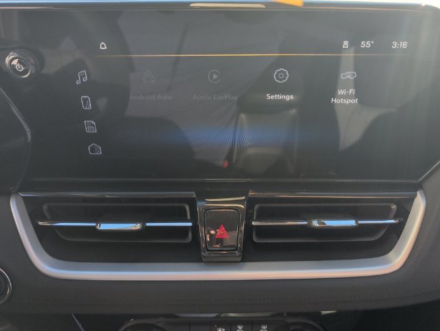 New 2026 Chevrolet TrailBlazer LT w/ LT Cold Weather Package FWD image 21