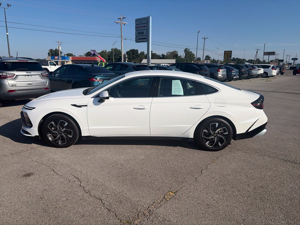 Used 2024 Hyundai Sonata SEL FWD image 3