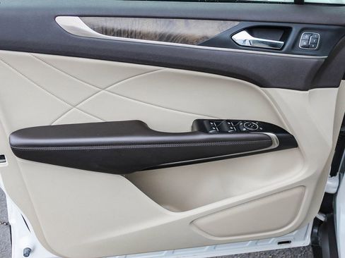 Used 2017 Lincoln MKC Reserve image 21