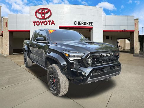 Used 2025 Toyota Tacoma TRD Pro AWD/4WD image 3
