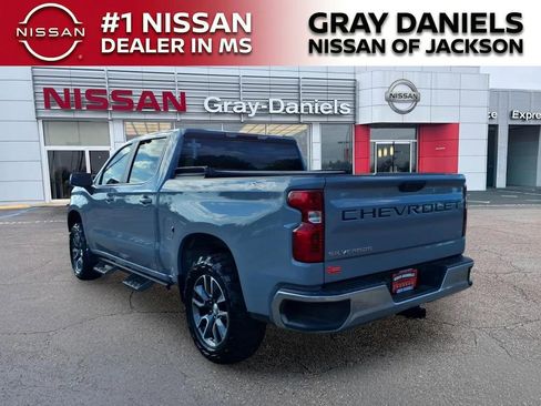 Used 2024 Chevrolet Silverado 1500 LT AWD/4WD image 5