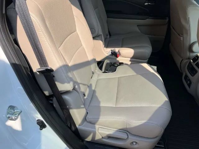 Used 2022 Honda Pilot Elite image 28