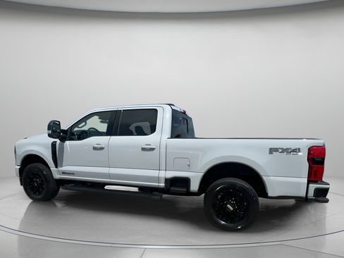 New 2026 Ford F250 Lariat w/ Black Appearance Package image 17