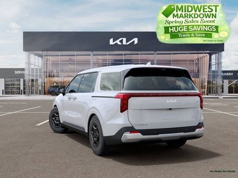 New 2026 Kia Carnival FWD image 4
