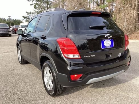 Used 2021 Chevrolet Trax LT w/ Premium Seat Package image 7