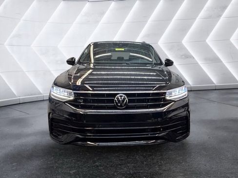 Used 2022 Volkswagen Tiguan SE R-Line image 2