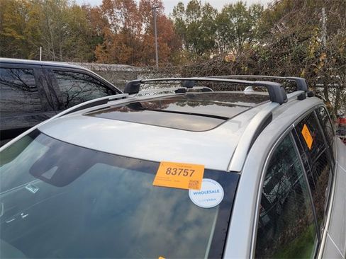 Used 2016 Volvo XC90 T6 Momentum w/ Momentum Plus Package image 10