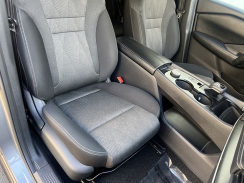 Used 2025 Nissan Rogue SV AWD/4WD image 22