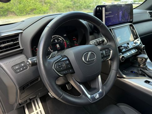 Used 2024 Lexus LX 600 F Sport image 11