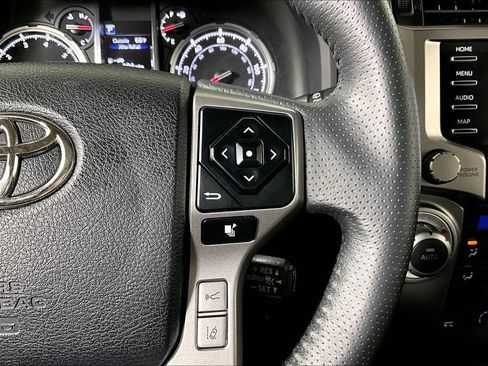 Used 2020 Toyota 4Runner Limited image 19
