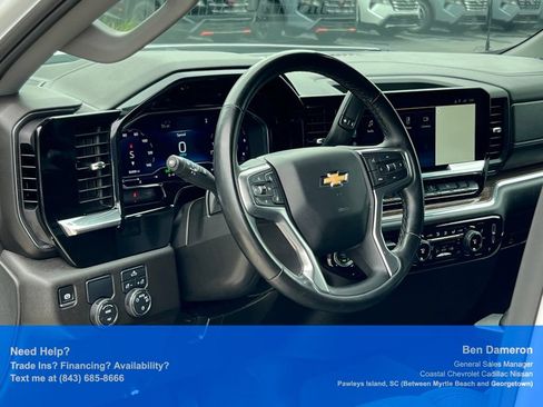 Used 2025 Chevrolet Silverado 1500 LT RWD image 5
