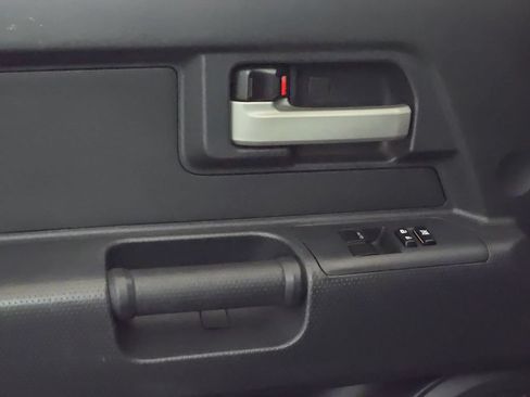 Used 2012 Toyota FJ Cruiser 4WD w/ Convenience Pkg image 29