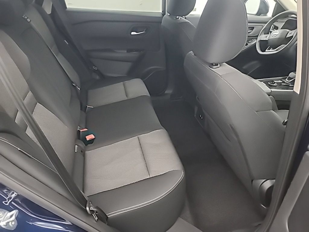 Used 2026 Nissan Rogue SV AWD/4WD image 16