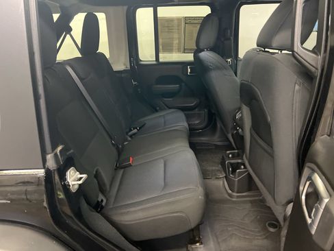 Used 2022 Jeep Wrangler Unlimited Sport AWD/4WD image 16