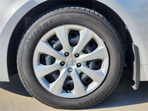 Used 2025 Toyota Corolla LE image 7