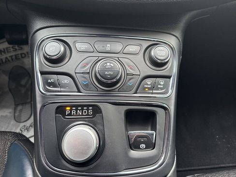 Used 2015 Chrysler 200 S w/ Comfort Group image 14