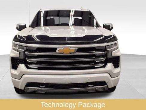 Used 2023 Chevrolet Silverado 1500 High Country w/ Technology Package image 2