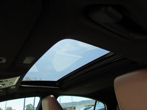 Used 2021 Lexus ES 300h w/ Accessory Package FWD image 21