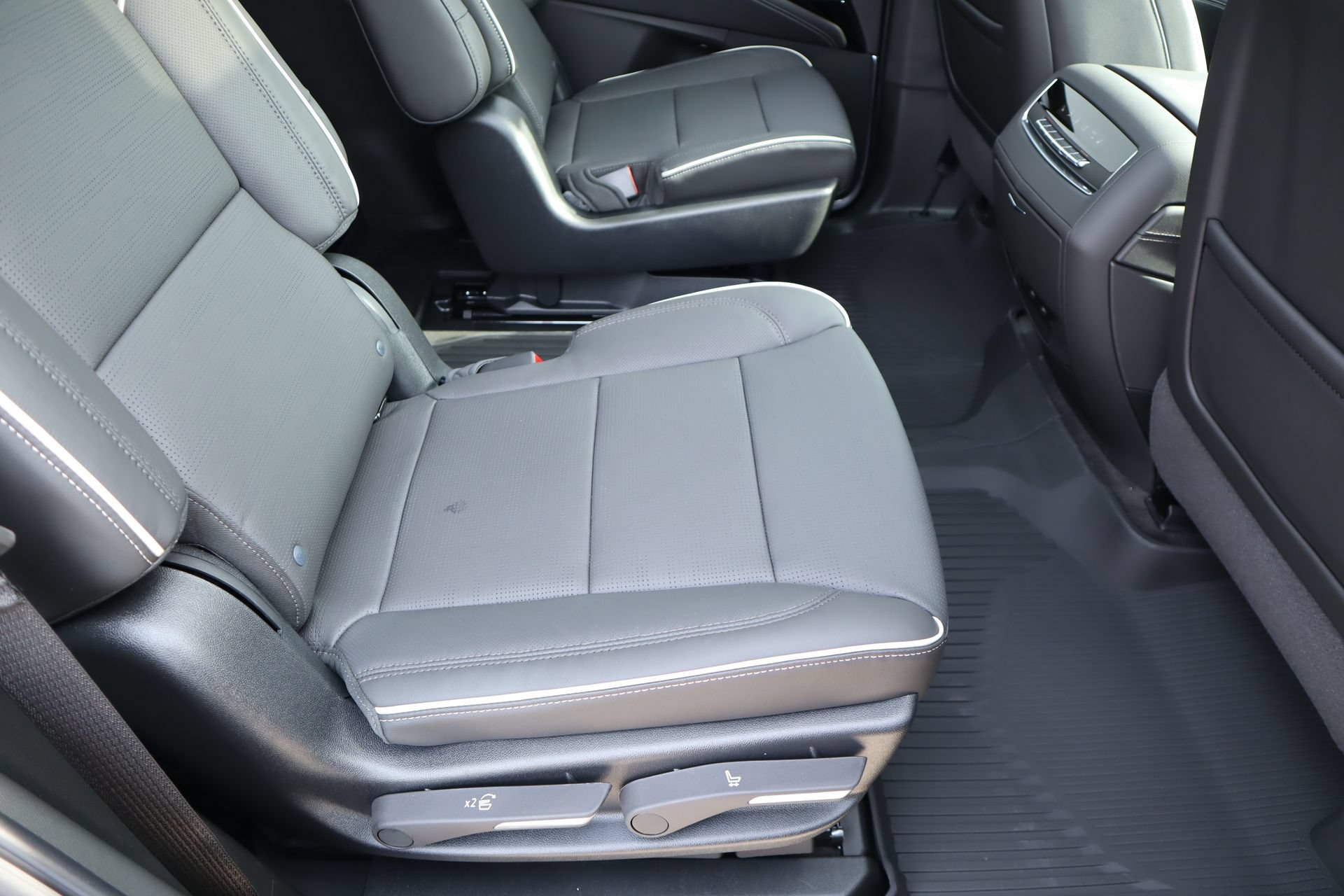 New 2026 Cadillac Escalade Sport w/ Touring Package AWD/4WD image 18
