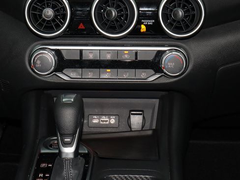 Used 2025 Nissan Sentra SV FWD image 11