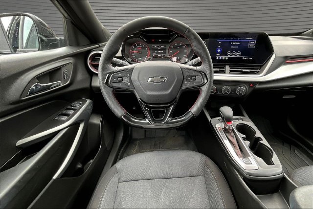 Used 2026 Chevrolet Trax RS w/ Driver Confidence Package FWD image 8