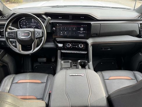 Used 2024 GMC Sierra 2500 AT4 w/ AT4 Preferred Package image 2