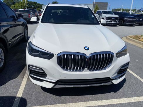 Used 2019 BMW X5 xDrive40i w/ Premium Package 2 AWD/4WD image 2