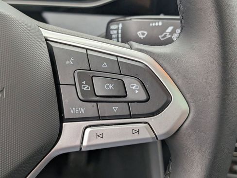 Used 2025 Volkswagen Jetta SE FWD image 20