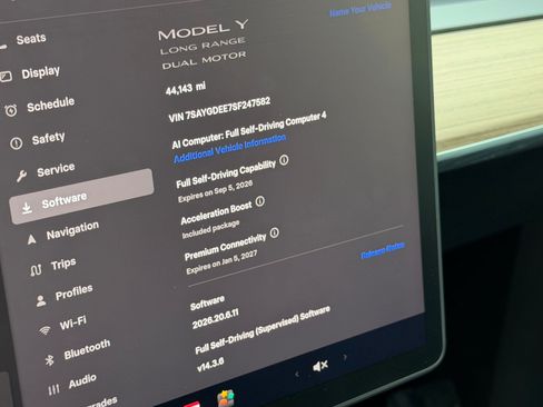 Used 2025 Tesla Model Y Long Range AWD/4WD image 19