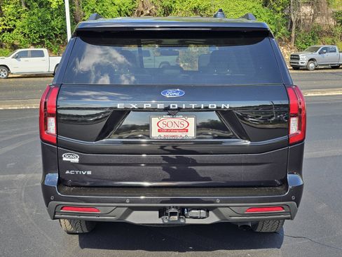 Used 2025 Ford Expedition Active image 11