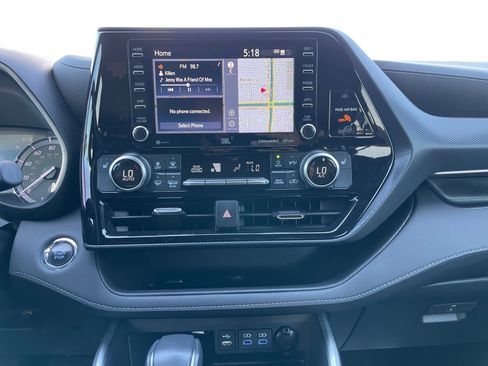 Used 2022 Toyota Highlander XSE image 11