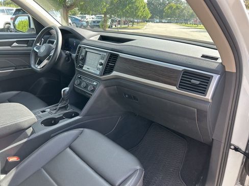 Certified 2023 Volkswagen Atlas SE image 35