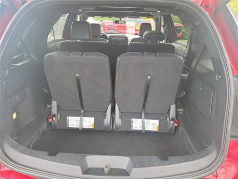 Used 2019 Ford Explorer XLT w/ Equipment Group 202A AWD/4WD image 9