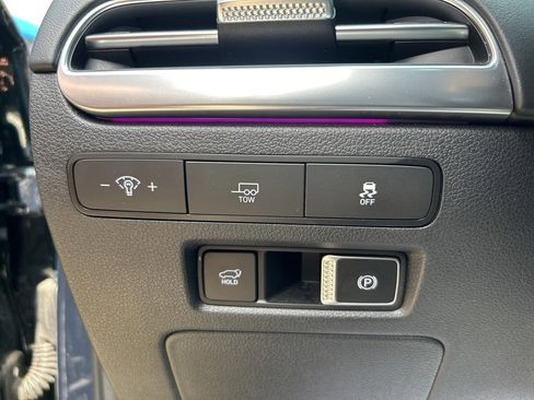 Used 2024 Hyundai Palisade Calligraphy image 32