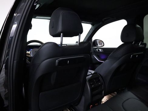 Used 2025 BMW X5 xDrive40i w/ M Sport Package AWD/4WD image 43