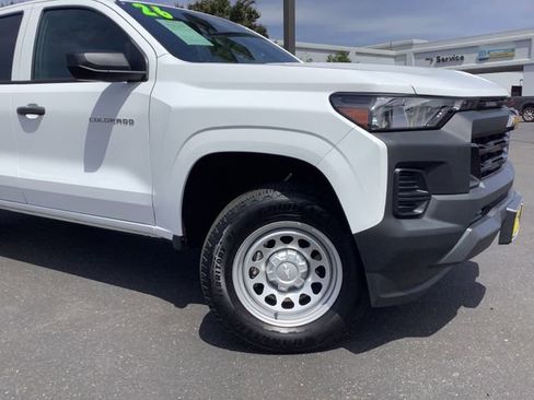 Used 2026 Chevrolet Colorado W/T w/ Advanced Trailering Package RWD image 3