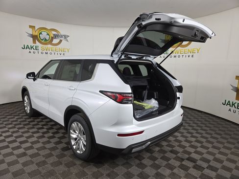 New 2026 Mitsubishi Outlander ES image 30