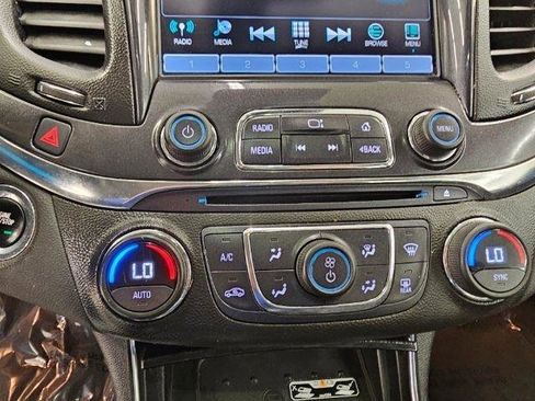 Used 2019 Chevrolet Impala Premier w/ Premier Confidence Package FWD image 17