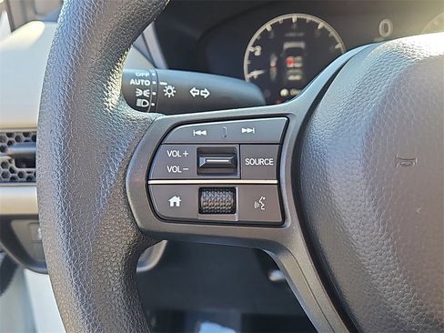 Used 2023 Honda HR-V LX image 18