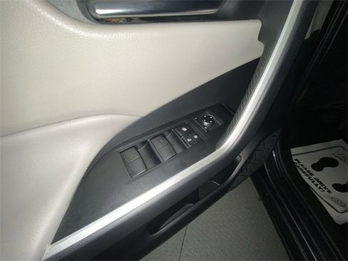 Used 2020 Toyota RAV4 XLE w/ Convenience Package image 13