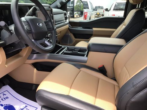 New 2026 Ford F250 Lariat w/ Chrome Package AWD/4WD image 3