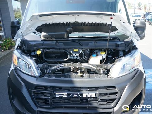 Used 2025 RAM ProMaster 2500 w/ Convenience Group FWD image 11