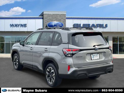 Certified 2025 Subaru Forester Premium image 3