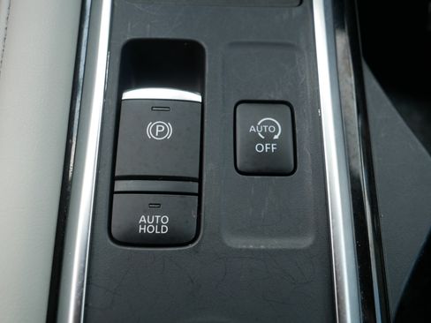 Certified 2026 Nissan Pathfinder SL w/ SL Premium Package AWD/4WD image 32