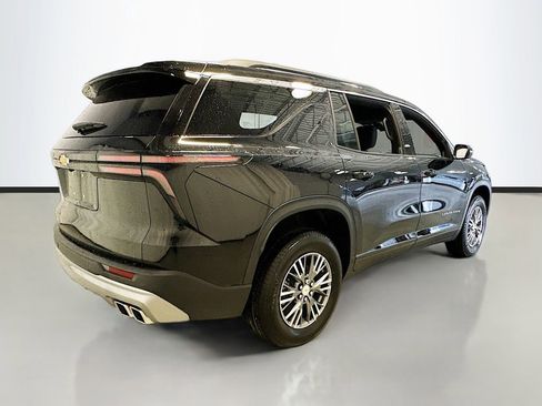 New 2025 Chevrolet Traverse LT image 8