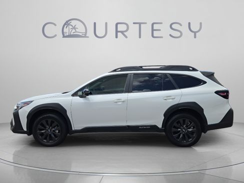 Used 2025 Subaru Outback Onyx Edition w/ Popular Package #2 AWD/4WD image 2