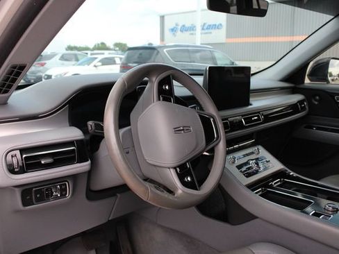 Used 2020 Lincoln Aviator Reserve w/ Elements Package Plus AWD/4WD image 2